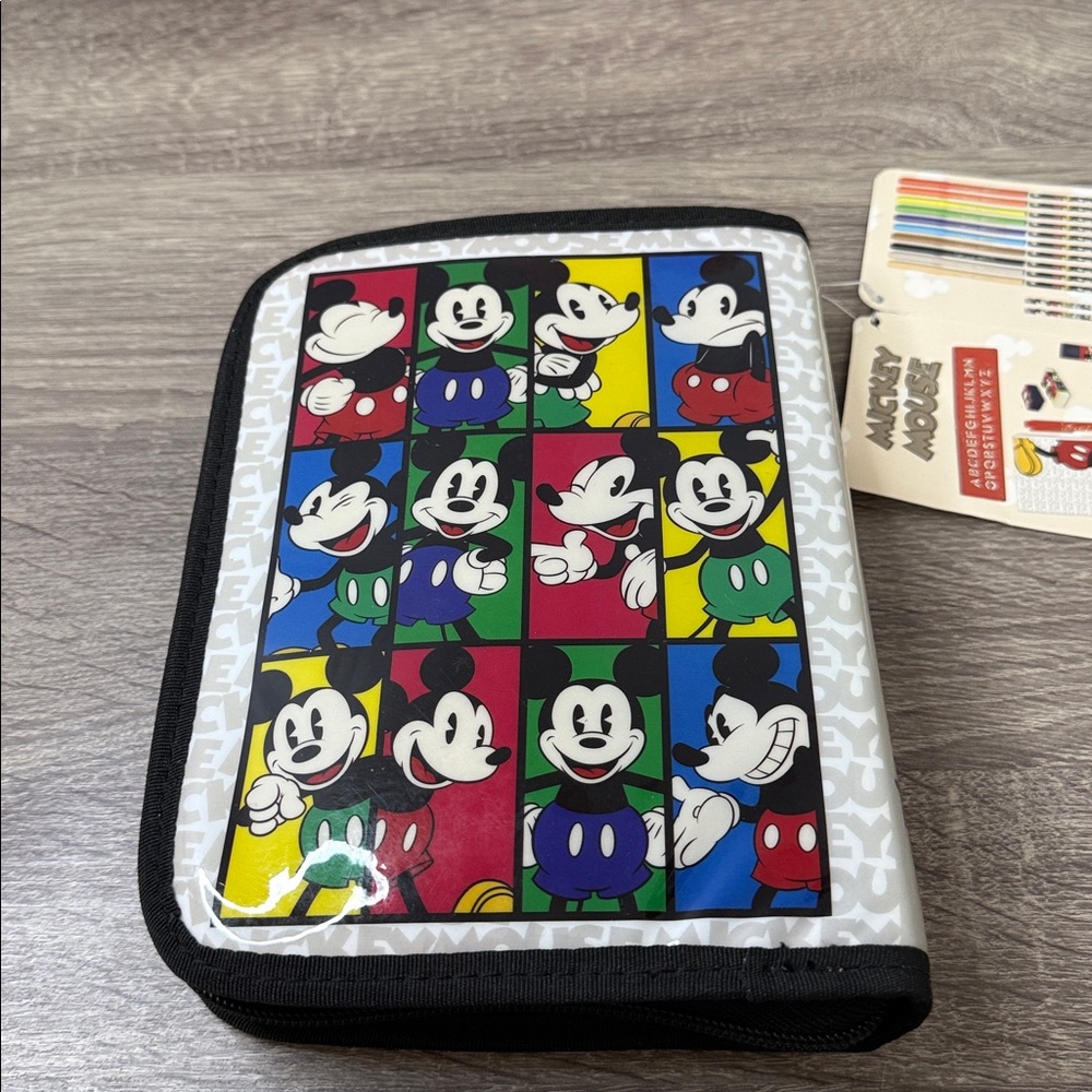 Mickey Mouse Art Set with Case - Picture 3 of 5